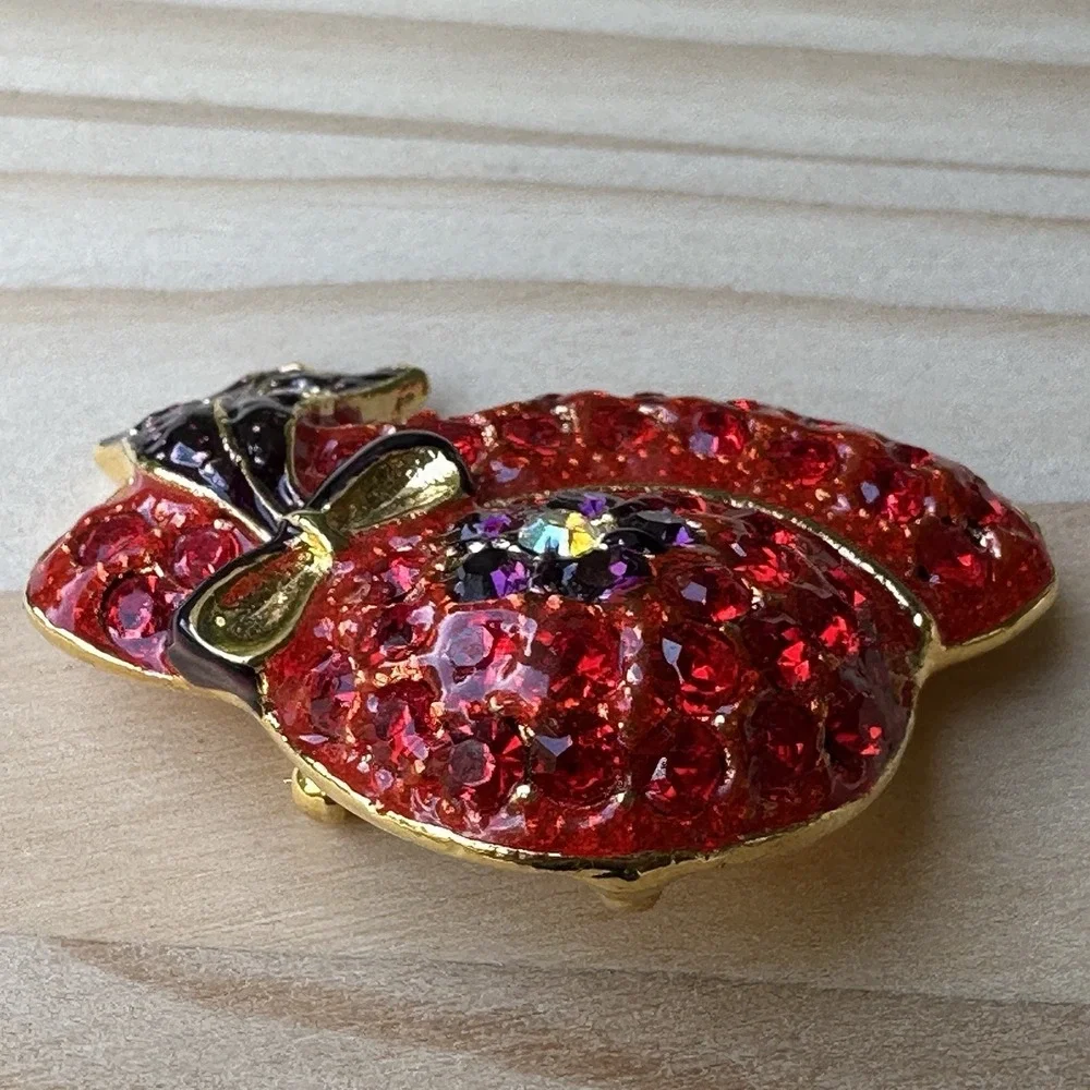 Red Hat‎ Society Brooch Pin Pendant 1.75 Inch Red Enamel Purple Crystals Gold